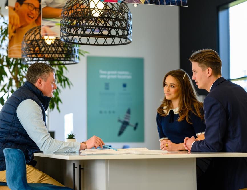 Customer Services Hill